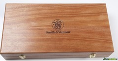 Smith & Wesson