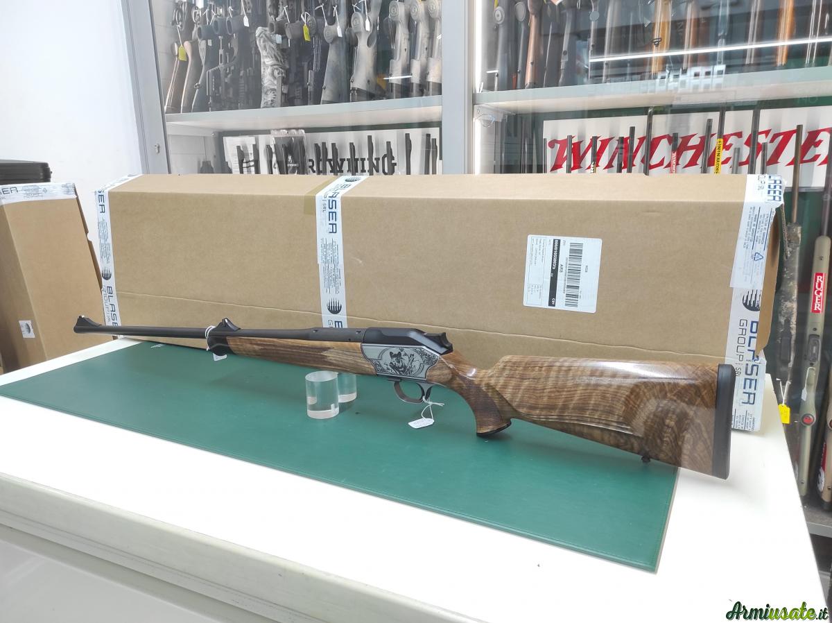 Blaser R8 Luxus .300 Winchester Magnum Blaser R8 Luxus .300 Winchester Magnum
