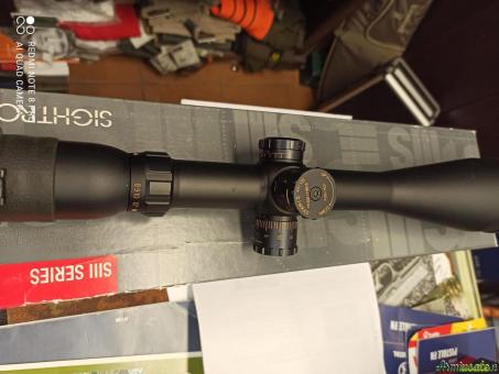 SIGHTRON SIIISS 8-32x56 ret. Mildot