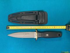Coltello fighter Applegate-Fairbairn mod. piccolo tipo boot knife prod. Boker.