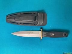 Coltello fighter Applegate-Fairbairn mod. piccolo tipo boot knife prod. Boker.