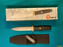 Coltello fighter Applegate-Fairbairn fabbricato da Boker.