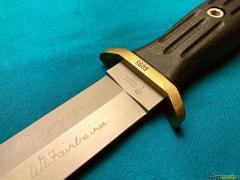 Coltello fighter Applegate-Fairbairn fabbricato da Boker.