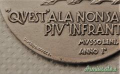Medaglia grosso modulo in Argento con scatola e foto Mussolini aviatore I' Decennale R. Aeronautica