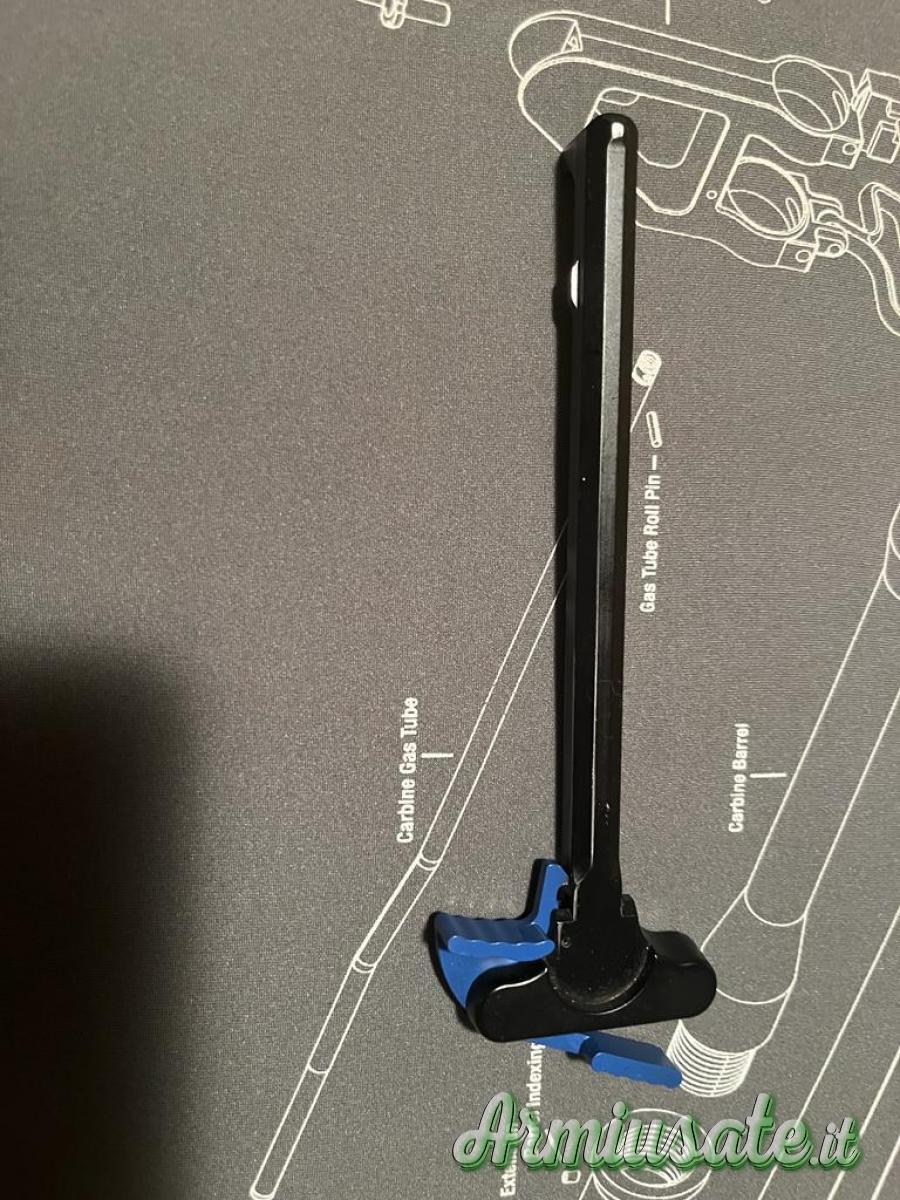 Manetta di armamento a T - Charging handle ADC Blue per AR Manetta di armamento a T - Charging handle ADC Blue per AR