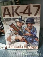 Kalashnikov AK47 libro NUOVO