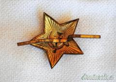 Fregio sovietico per berretto “BUDENOVKA” modello 1936 in dotazione all'ARMA ROSSA (U.R.S.S. WW2)