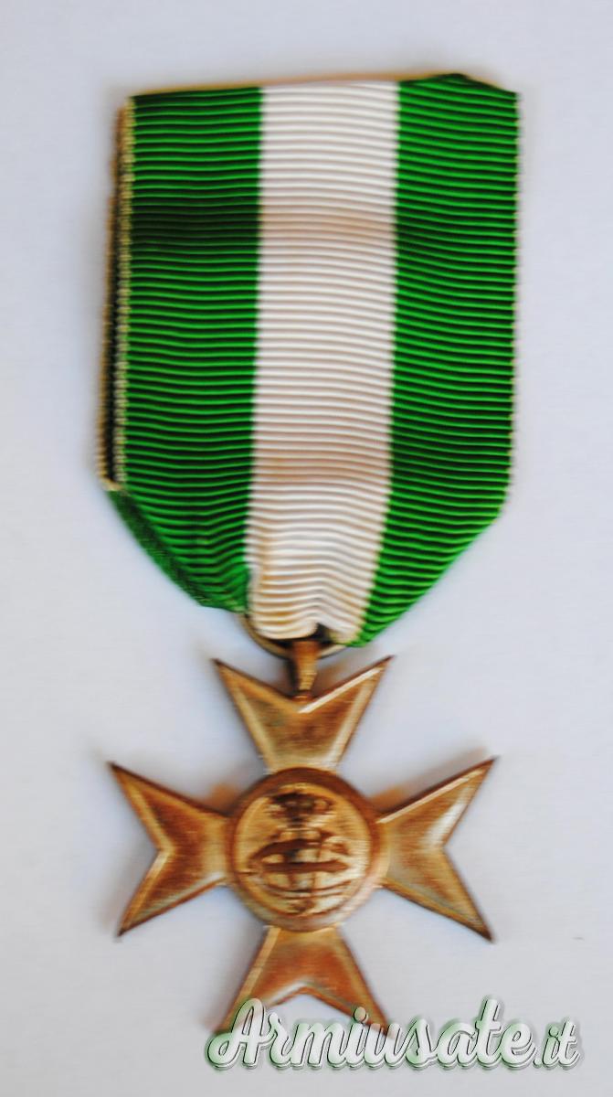 Croce fascista per 16 anni d'anzianità di servizio nel R.E.I. in Argento - anni ’30 (REGNO D'ITALIA) Croce fascista per 16 anni d'anzianità di servizio nel R.E.I. in Argento - anni ’30 (REGNO D'ITALIA)
