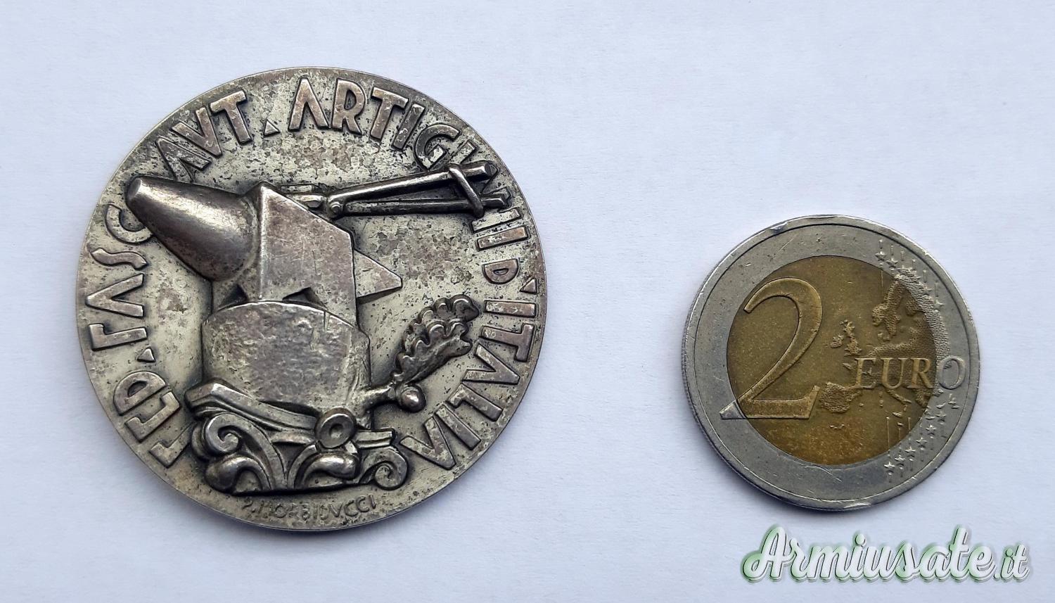 Medaglia fascista PREMIO “non portativa” 4^ fiera dell’Artigianato 1934 in Argento (REGNO D'ITALIA) Medaglia fascista PREMIO “non portativa” 4^ fiera dell’Artigianato 1934 in Argento (REGNO D'ITALIA)