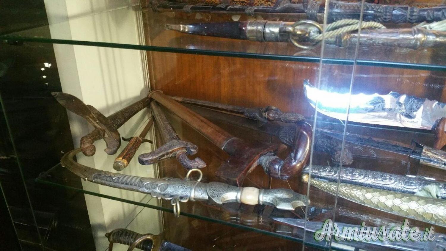 collezione di armi moderne, antiche e africane collezione di armi moderne, antiche e africane