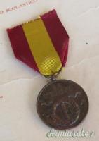 Medaglia fascista al merito Scuole del Governatorato Roma con attestato 1928 (REGNO D'ITALIA)