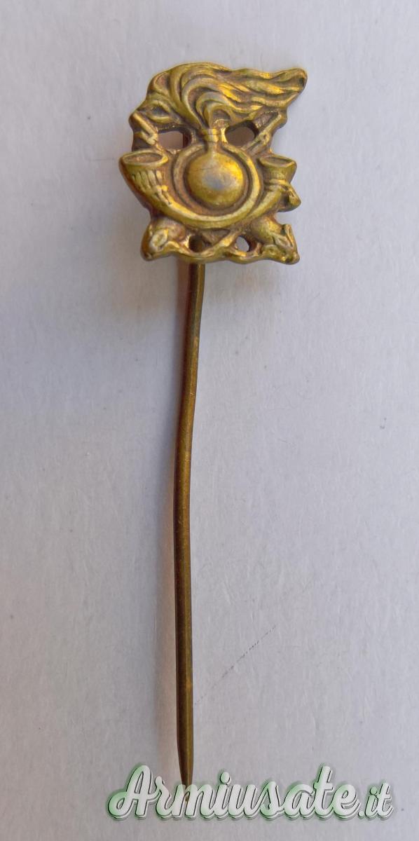 Distintivo pin fascista dei Bersaglieri per indosso su abiti civili – anni ’30 (REGNO D'ITALIA) Distintivo pin fascista dei Bersaglieri per indosso su abiti civili – anni ’30 (REGNO D'ITALIA)