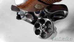 Smith & Wesson