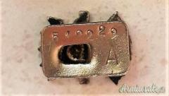 Distintivo commemorativo per Falangisti spagnoli modello 1940 - numerato (GUERRA DI SPAGNA 1936-39)