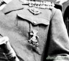 Rarissima placca per uniforme Gerarchi Truppe Nazionaliste di Franco (GUERRA DI SPAGNA 1936-1939)