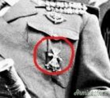Rarissima placca per uniforme Gerarchi Truppe Nazionaliste di Franco (GUERRA DI SPAGNA 1936-1939)