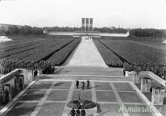 Raro distintivo tedesco nazista del “REICHSPARTEITAG 1934” celebrato a Norimberga (GERMANIA WW2)