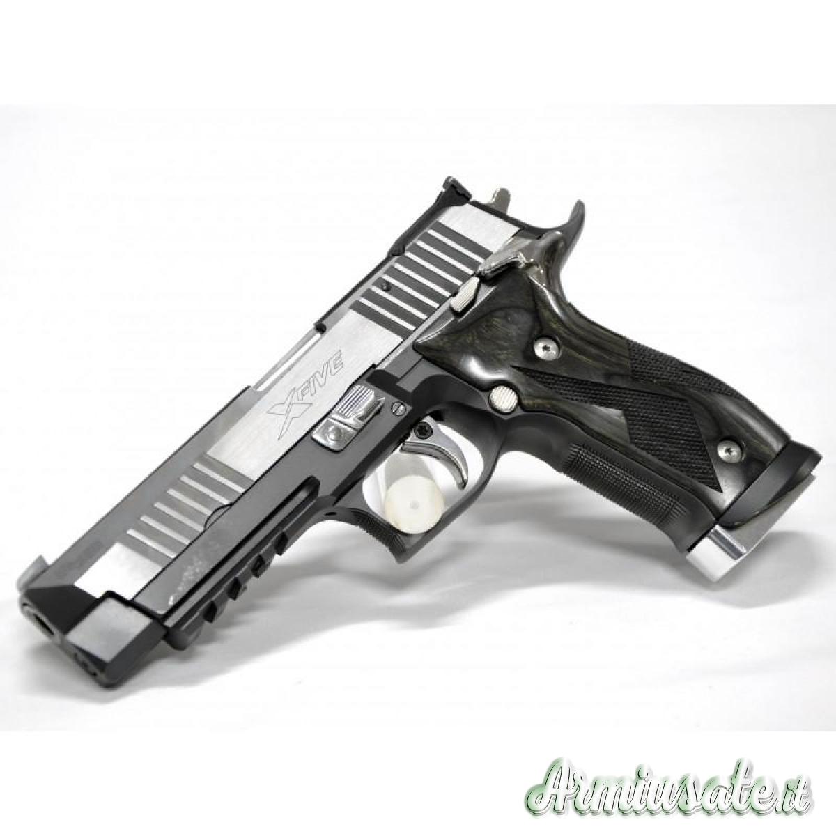 SIG-Sauer P226 Black & White 9x21mm IMI SIG-Sauer P226 Black & White 9x21mm IMI