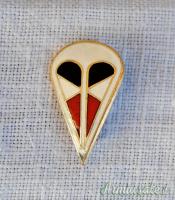 Raro distintivo tedesco per paracadutisti marcato 