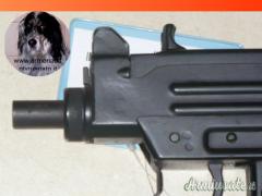 Uzi IMI Defender MagenUZI IMI Defender Magen Israele calibro 9×21 NUOVA con scatola