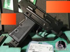 Uzi IMI Defender MagenUZI IMI Defender Magen Israele calibro 9×21 NUOVA con scatola
