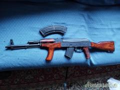 Akm arsenali rumeni ( Pistol Mitralieră modello 1963/1965 ) PM md. 63 ( Nuova Jager)