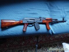 Akm arsenali rumeni ( Pistol Mitralieră modello 1963/1965 ) PM md. 63 ( Nuova Jager)