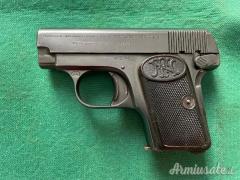 Pistola marca Browning calibro 6,35 mm