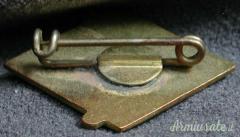 Distintivo fascista ai militari italiani impiegati sul fronte 