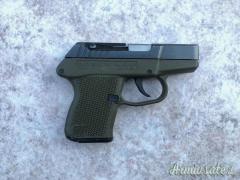 Pistola Kel tec modello p3at cal 9x17 380 acp con valigetta e dotazione ottime condizioni