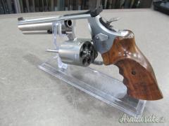 Smith & Wesson