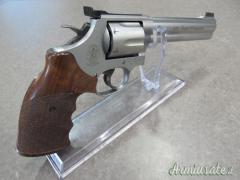 Smith & Wesson