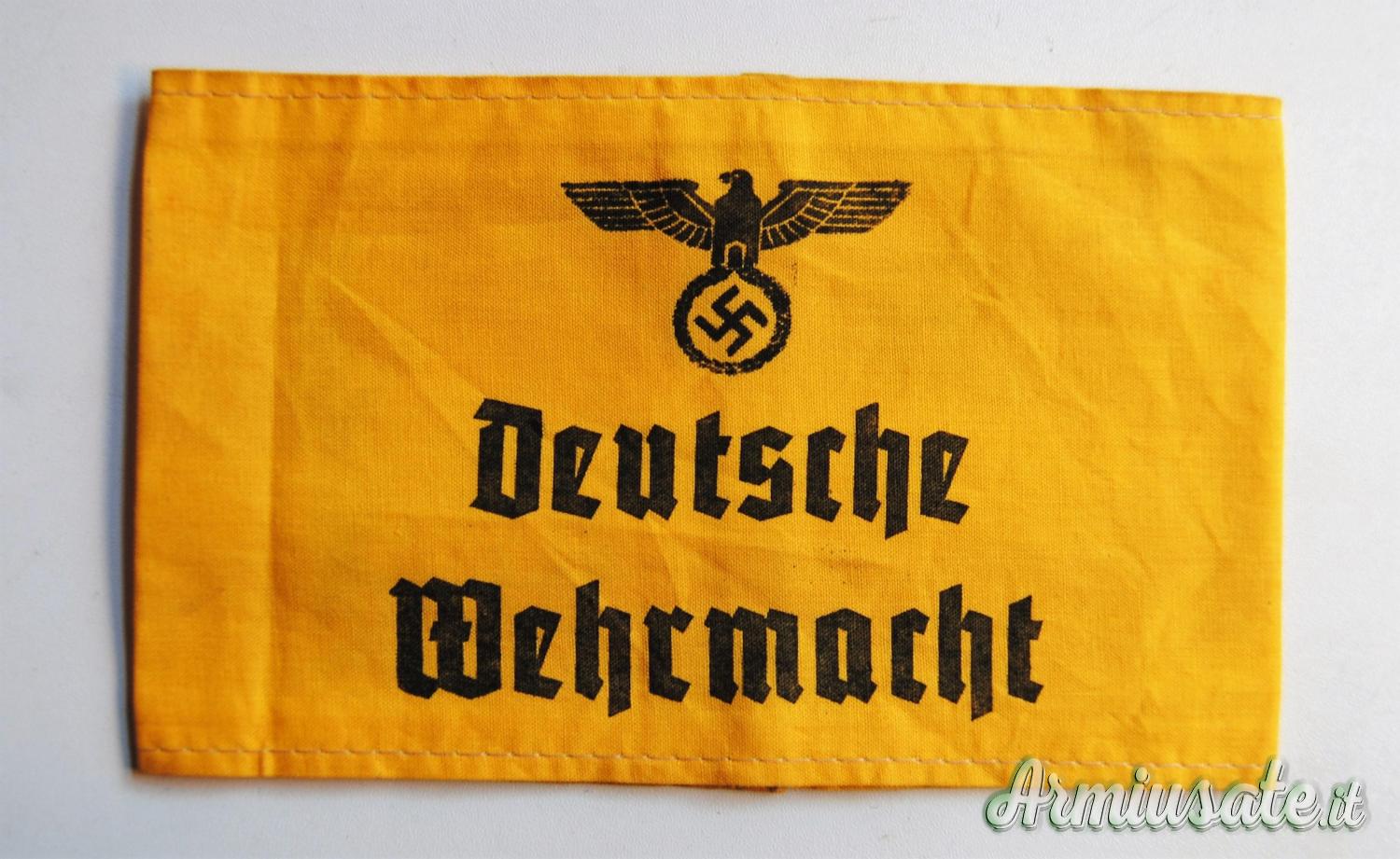 Fascia da braccio tedesca d’epoca nazista per soldati del “DEUTSCHE WEHRMACHT” variante stampata Fascia da braccio tedesca d’epoca nazista per soldati del “DEUTSCHE WEHRMACHT” variante stampata