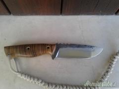 Coltello bushcraft artigianale
