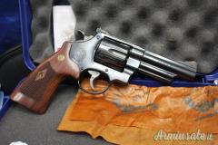 Smith & Wesson