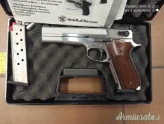 SMITH & WESSON 952-3 PERFORMANCE CENTER cal. 9x21
