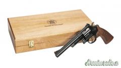 Smith & Wesson