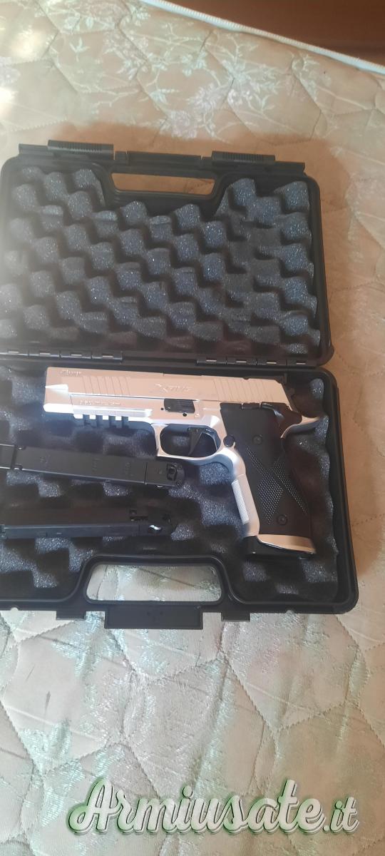 Miroku Portachiavi Acrilico Pu&ograve; Badge Set Da 5 Pezzi