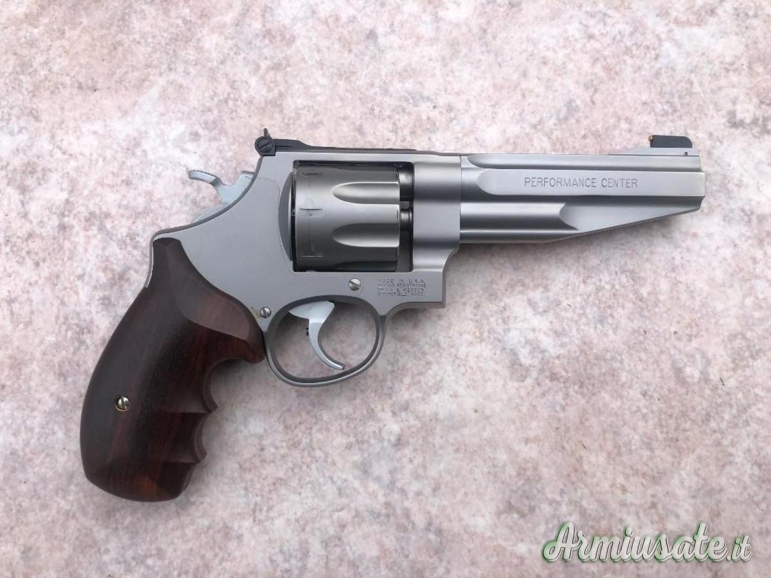 Revolver Smith e wesson 627 8 time performance center cal 357 mag condizioni eccellenti Revolver Smith e wesson 627 8 time performance center cal 357 mag condizioni eccellenti