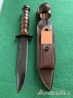 Coltello a lama fissa .