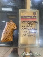 IMPUGNATURA PER REVOLVER S&W DI VARI MODELLI (NUOVA)