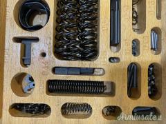 RARISSIMO KIT ARMAIOLO MANUTENZIONE E RIPARAZIONE PISTOLA VZ52 CAL. 7,62 COMPLETO (ORIGINALE)