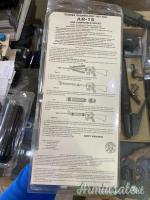 GUARDAMANO PIù IMPUGNATURA PER AR-15 IN ALLUMINIO (NUOVO) (VEDI LA DESCRIZIONE)