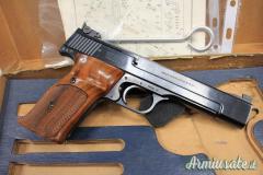 Smith & Wesson
