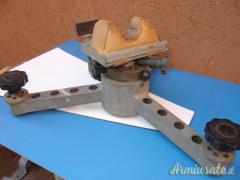 Rest in acciaio completo di sacchetti in cuoio 140 €. Spedito