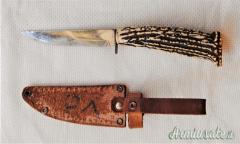 Coltello con impugnatura in corno di cervo realizzato da artigiani tedeschi di Solingen anni '50-'60