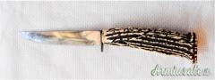 Coltello con impugnatura in corno di cervo realizzato da artigiani tedeschi di Solingen anni '50-'60