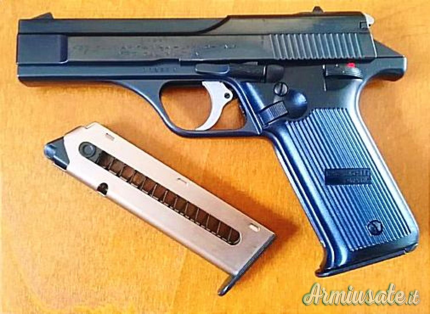 CERCO GUANCE BENELLI B-80 IN PLASTICA NERA CERCO GUANCE BENELLI B-80 IN PLASTICA NERA