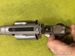 Smith & Wesson