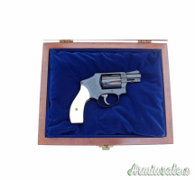 Smith & Wesson